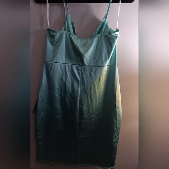 Lulu's Dress - Picture 4 of 5